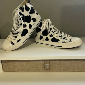 Cow print converse size 8 brand converse  gently used